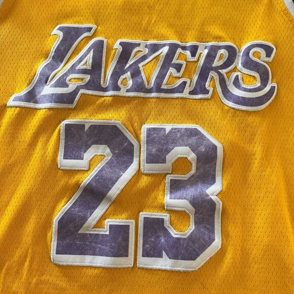 Vintage Nike Los Angeles Lakers Tank Top Adult Yellow Basketball LeBron James - Picture 6 of 8